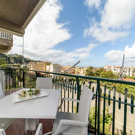 Apartment In Sorrento Near Piazza Tasso *